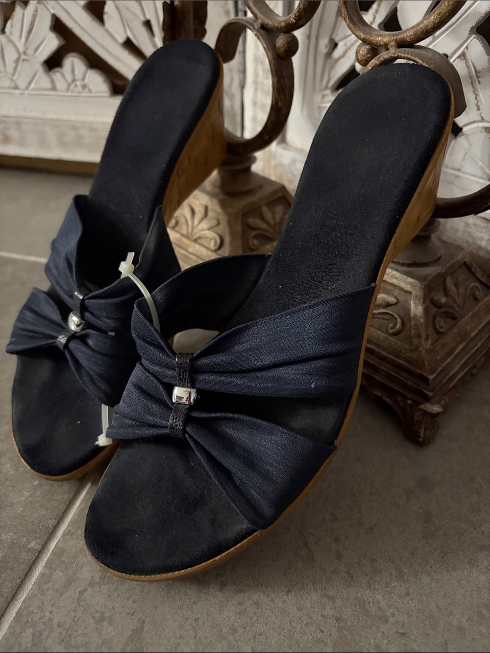 Women’s Navy Knot Slide Wedge Sandals - Picture 9 of 9